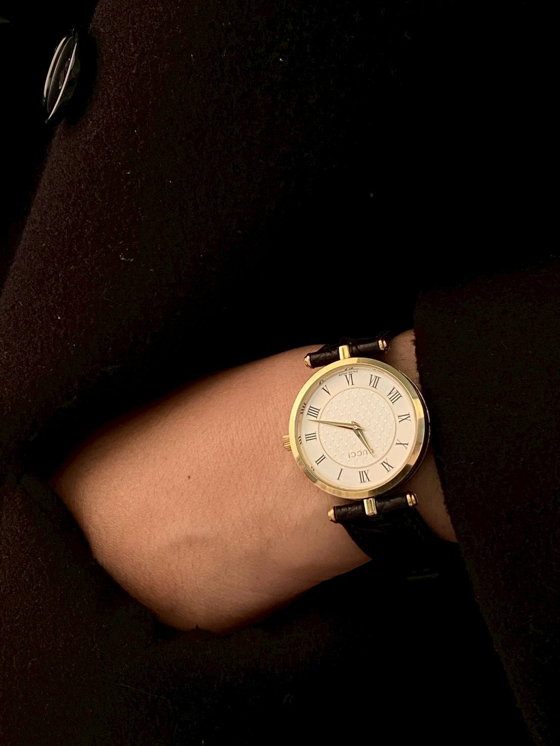 Gucci 2040M white dial c.3979