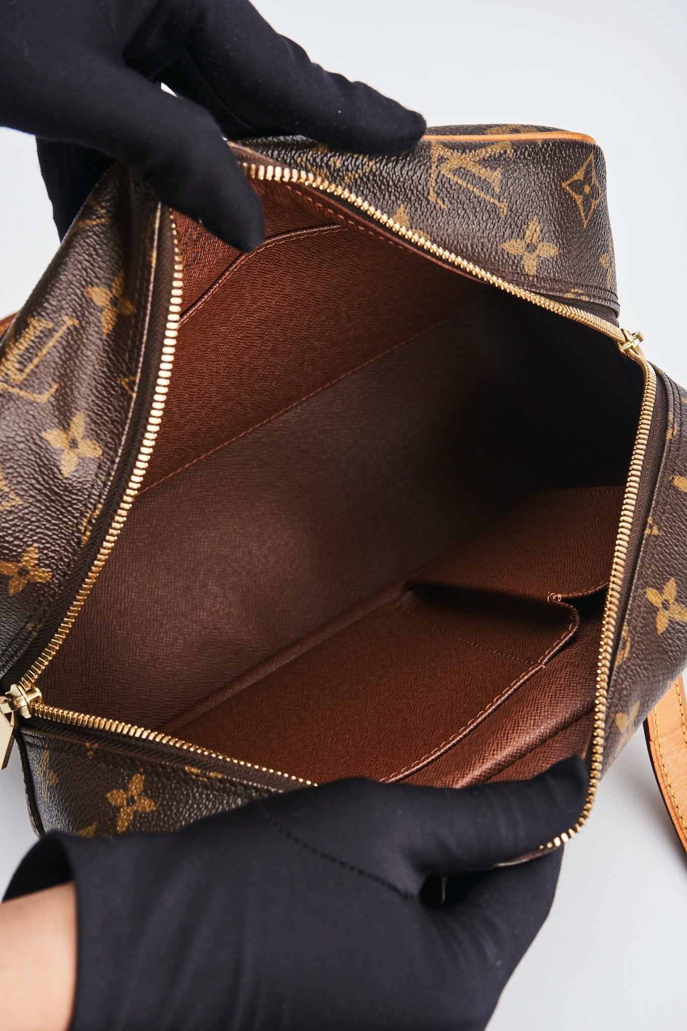 Louis vuitton cite mm size