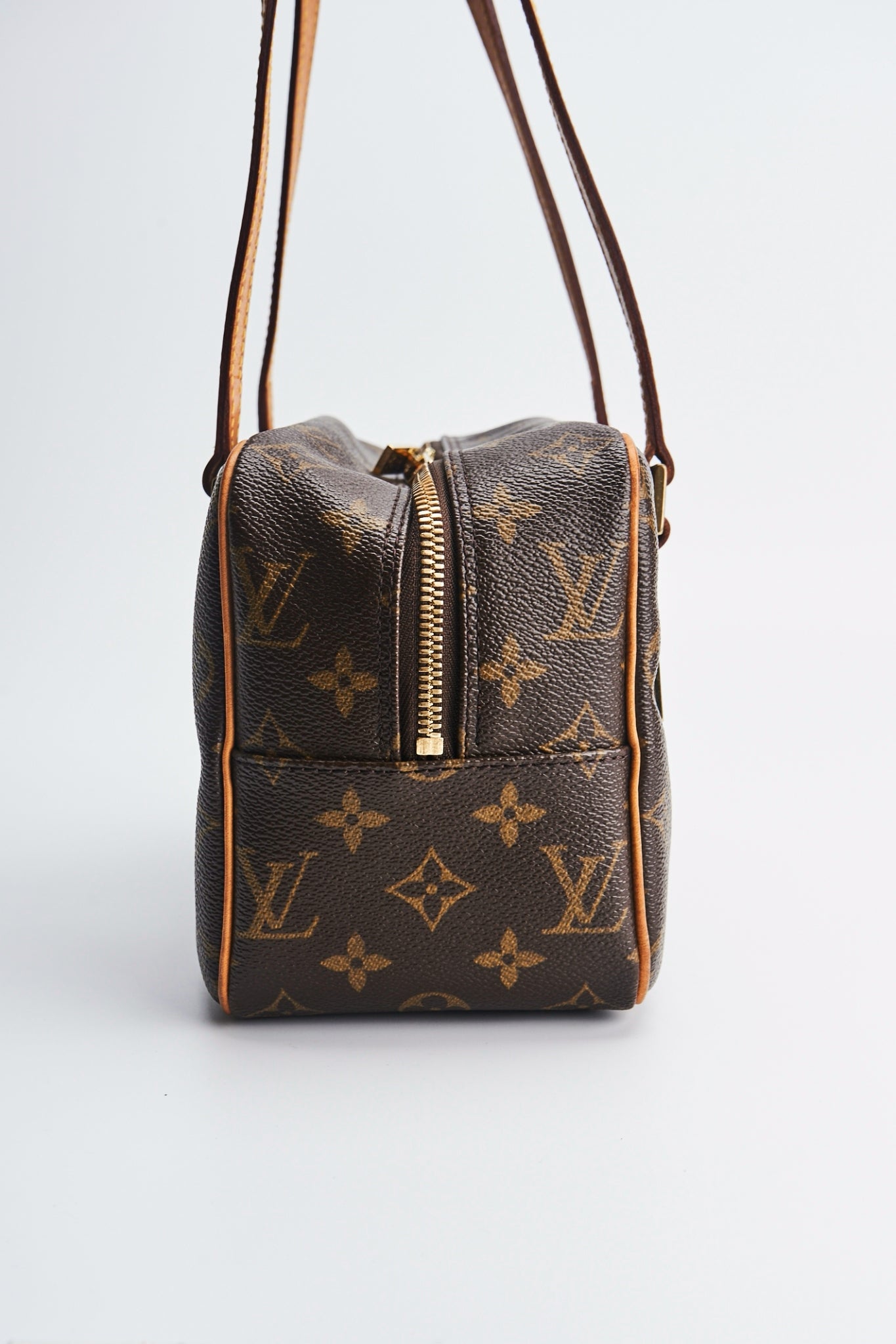 Louis vuitton cite mm size