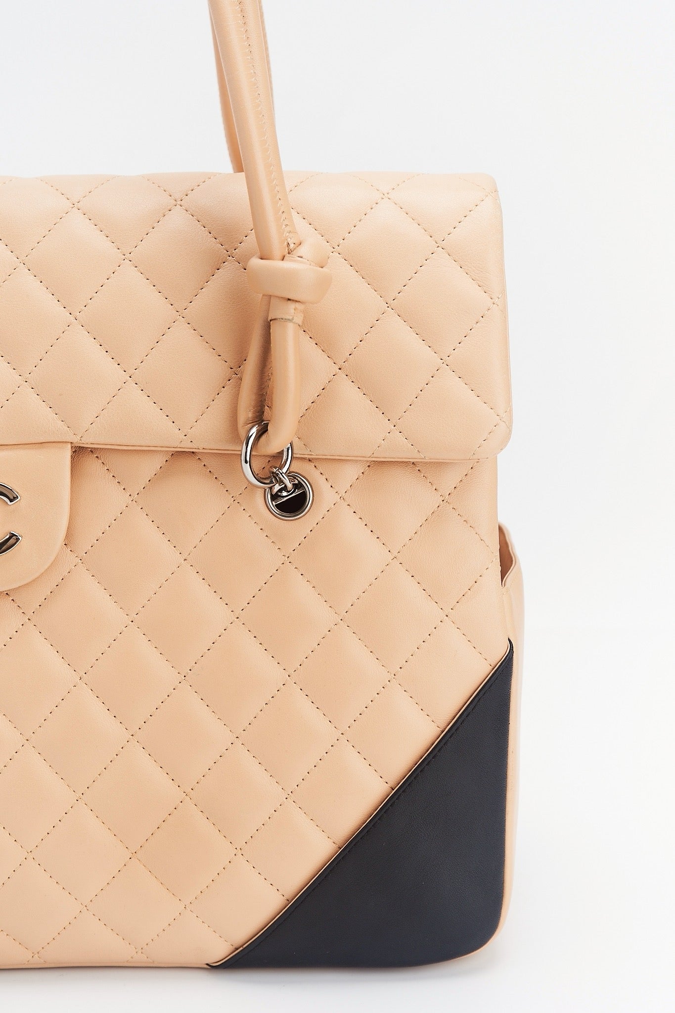 Chanel flab maxi clafskin leather