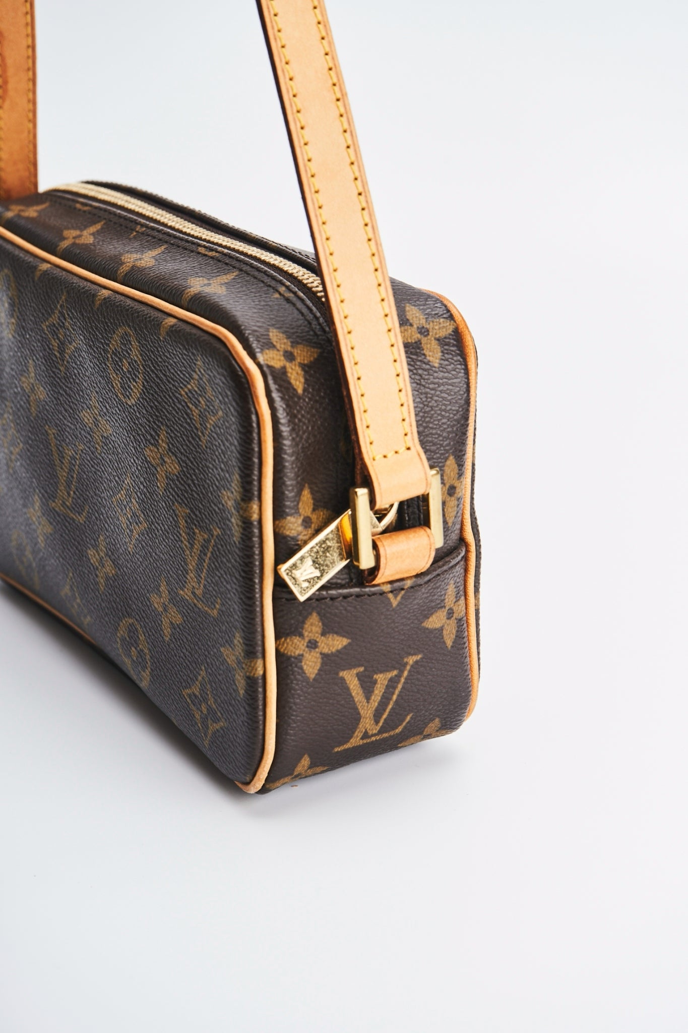 Louis vuitton cite pm size