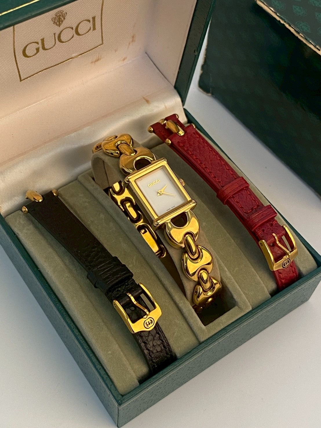 Gucci 1800I chang strap c.8853