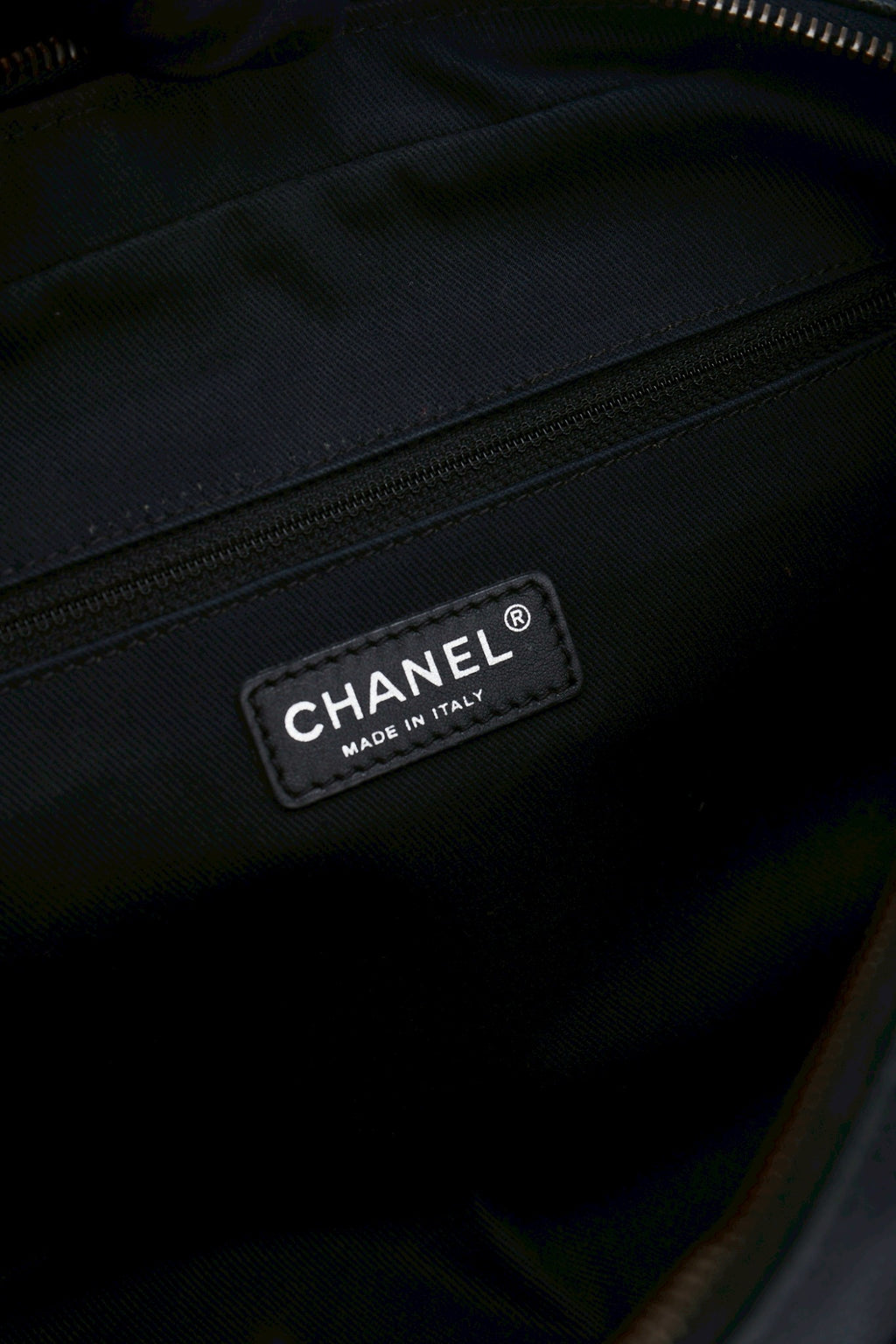 Chanel easy flab caviar skin