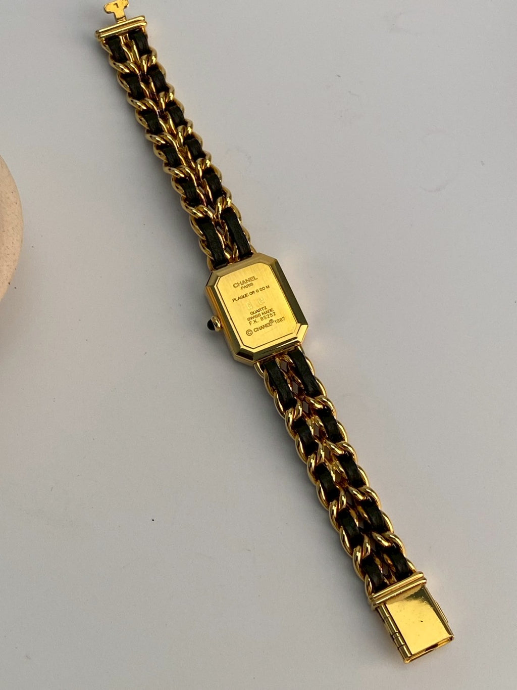 Chanel premiea size L c.5252