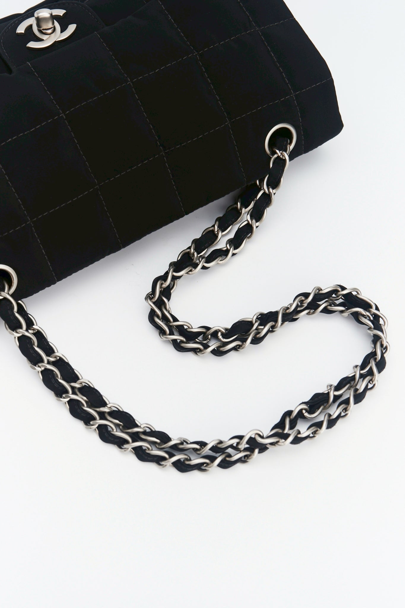 Chanel nylon easy flab “12