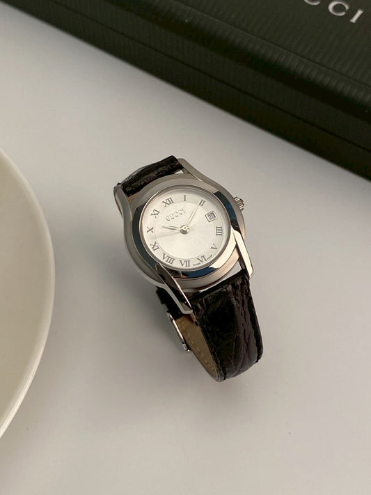 Gucci 5500l silver dial watch