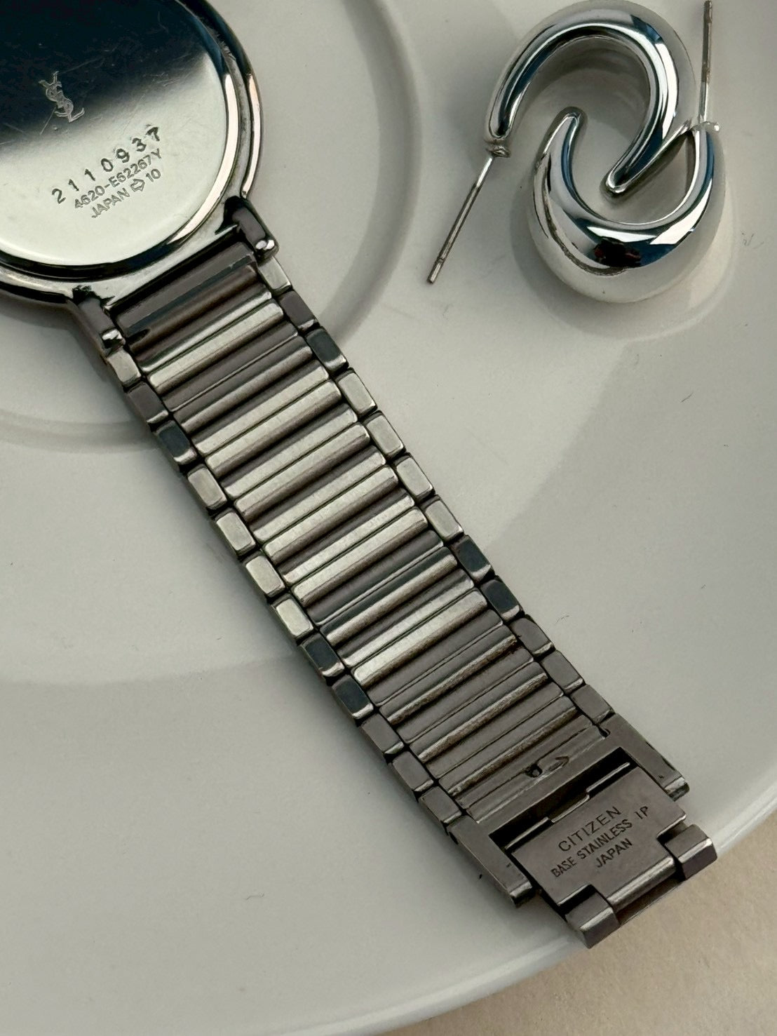 ysl white dial c.0937