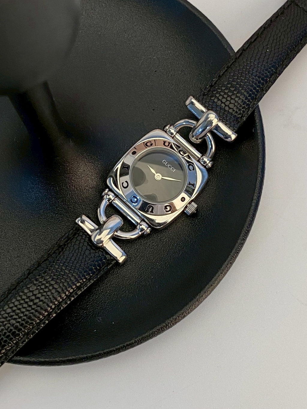 Gucci 6300L silver watch c.7306