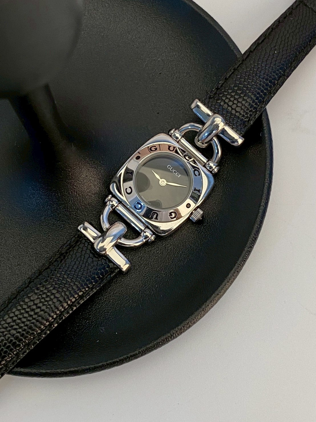 Gucci 6300L silver watch c.7306