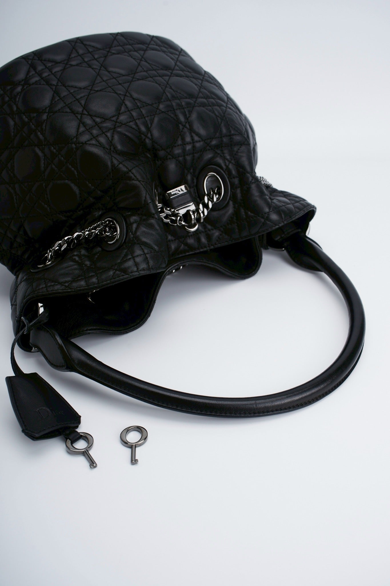 Lady dior cannage padlock bucket