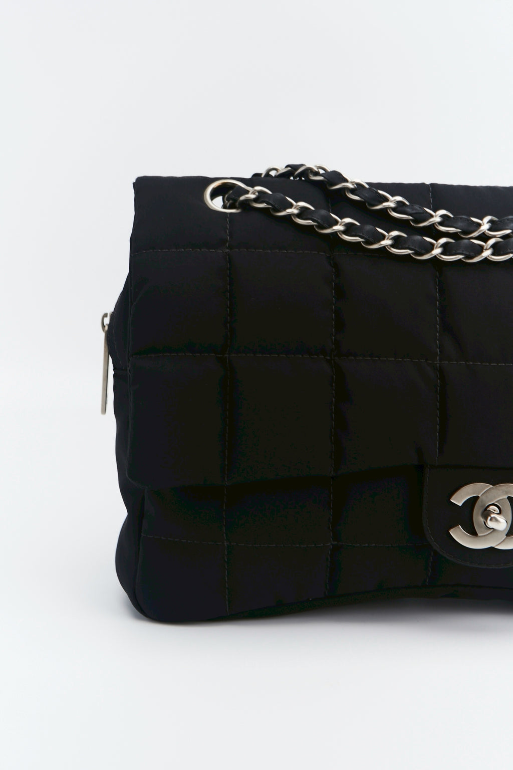 Chanel nylon easy flab “10