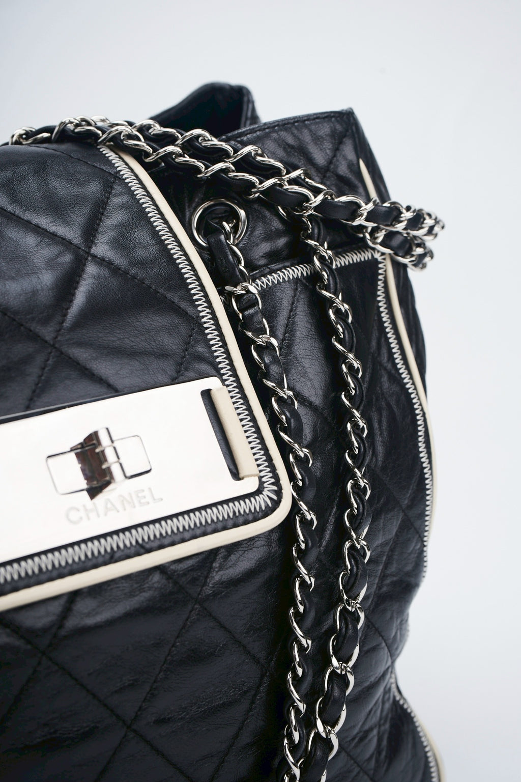Chanel Reissue east west