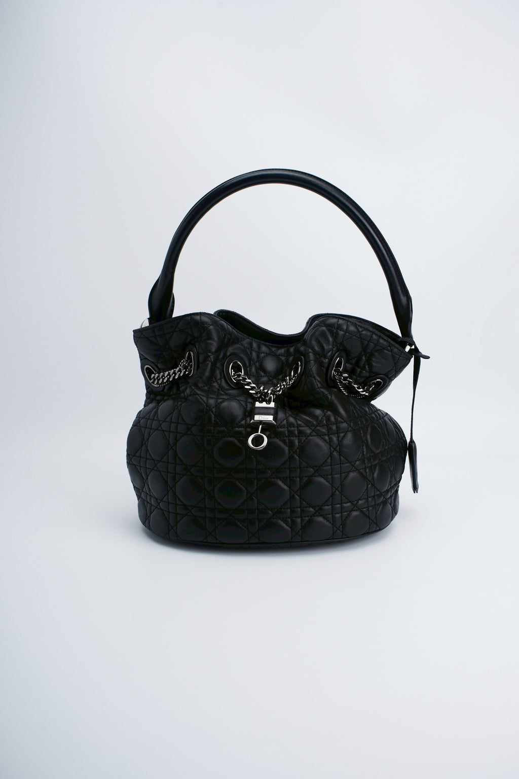 Lady dior cannage padlock bucket
