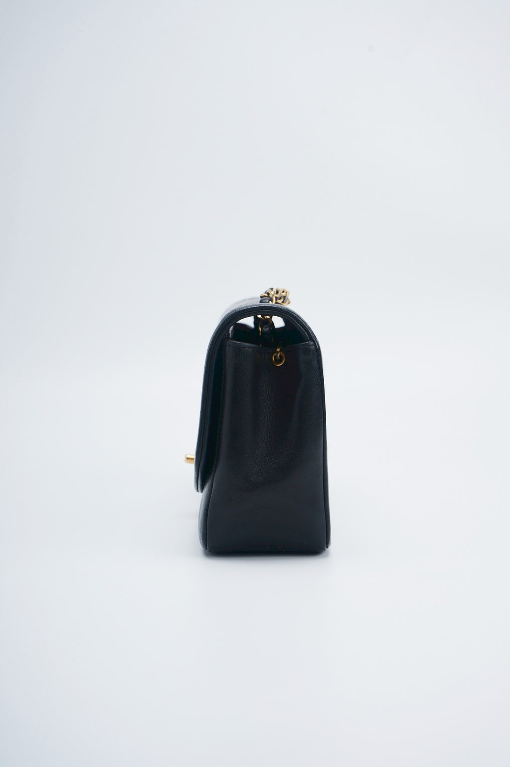 Chanel diana lamdskin