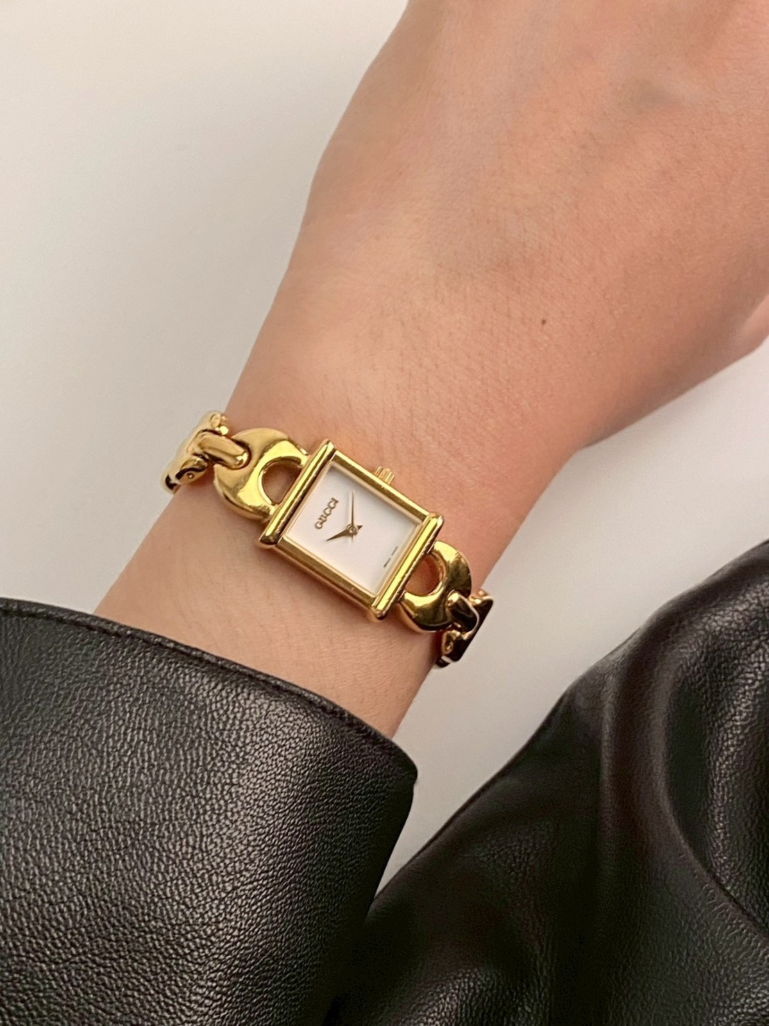 Gucci 1800I chang strap c.2295