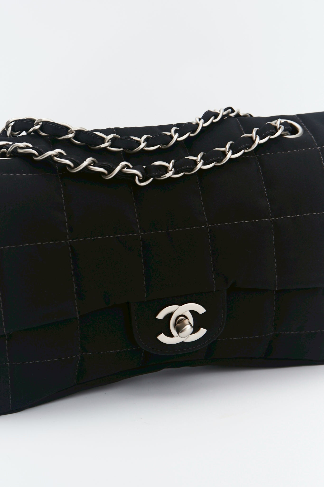 Chanel nylon easy flab “12