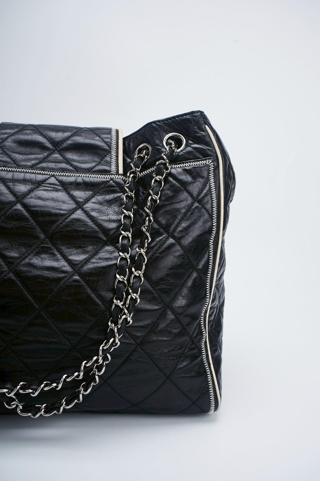 Chanel Reissue east west