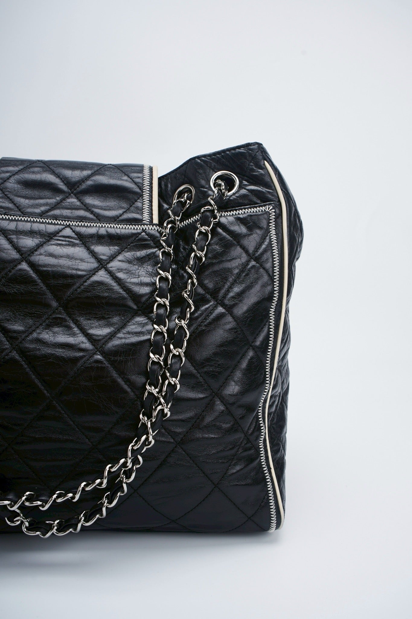 Chanel Reissue east west