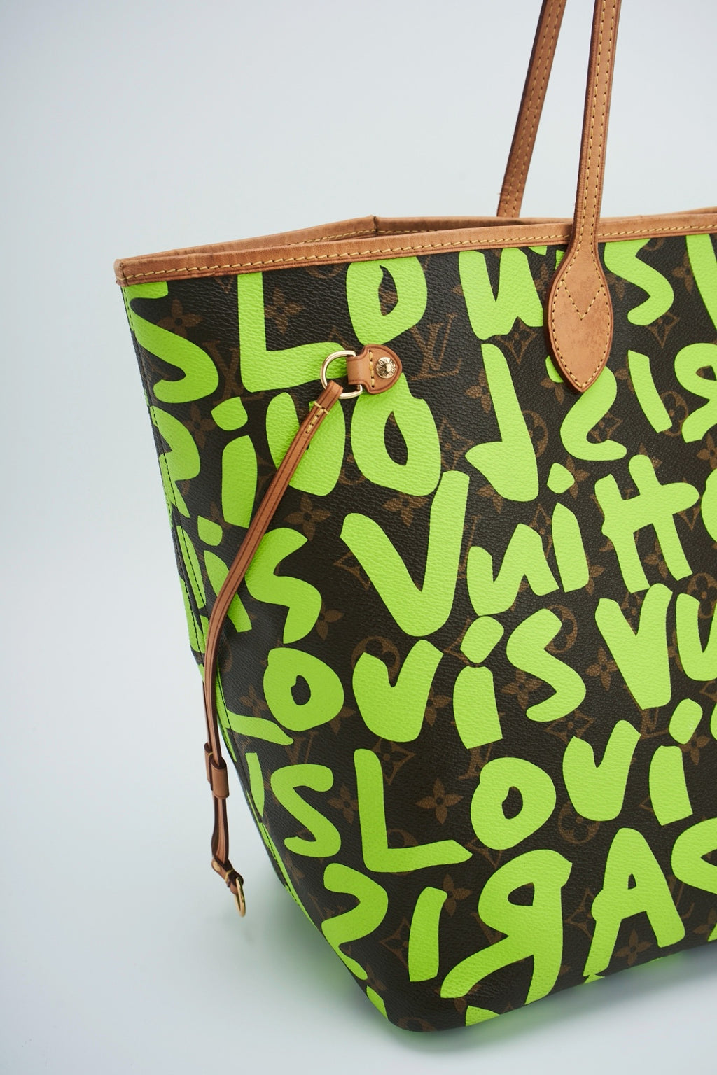 Lv graffiti neverfull green gm