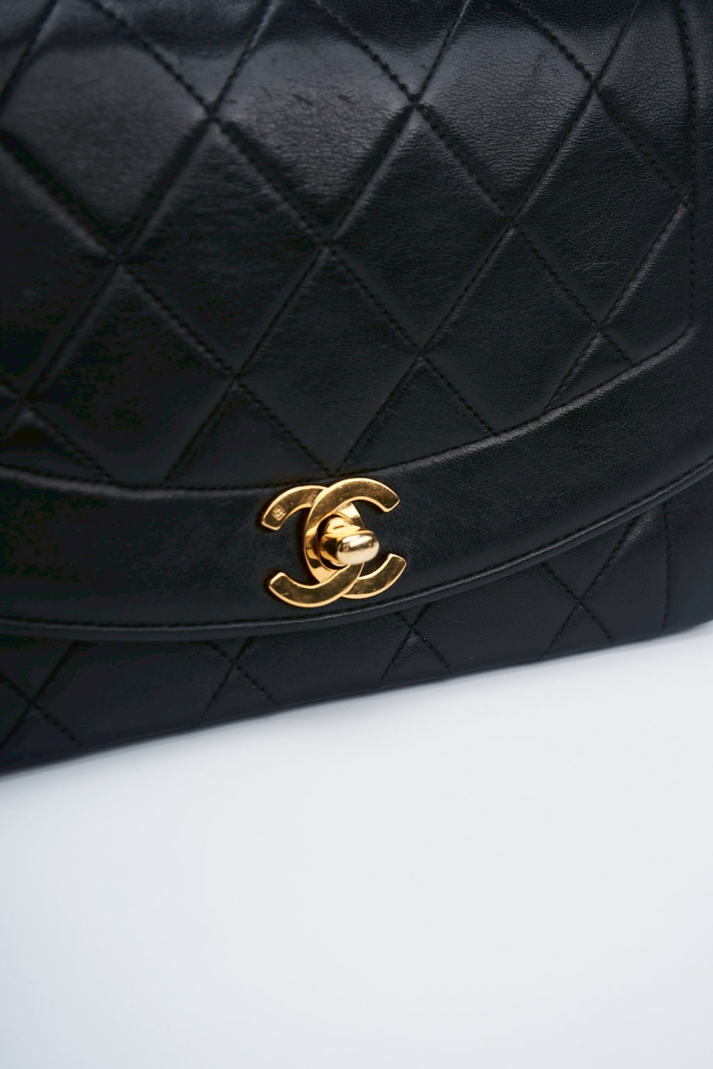 Chanel diana lamdskin