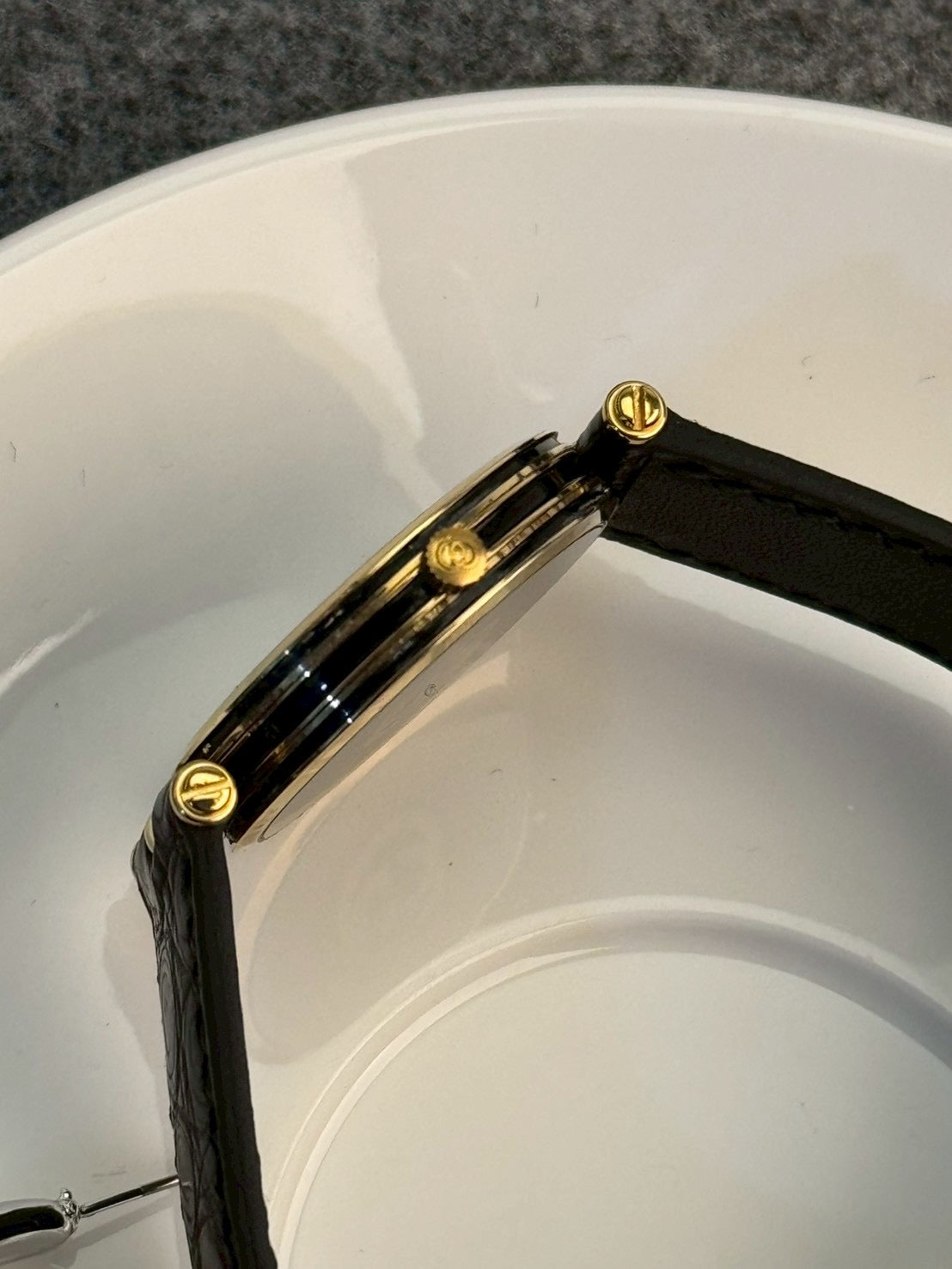 gucci 2000l gray dial boy c.5316