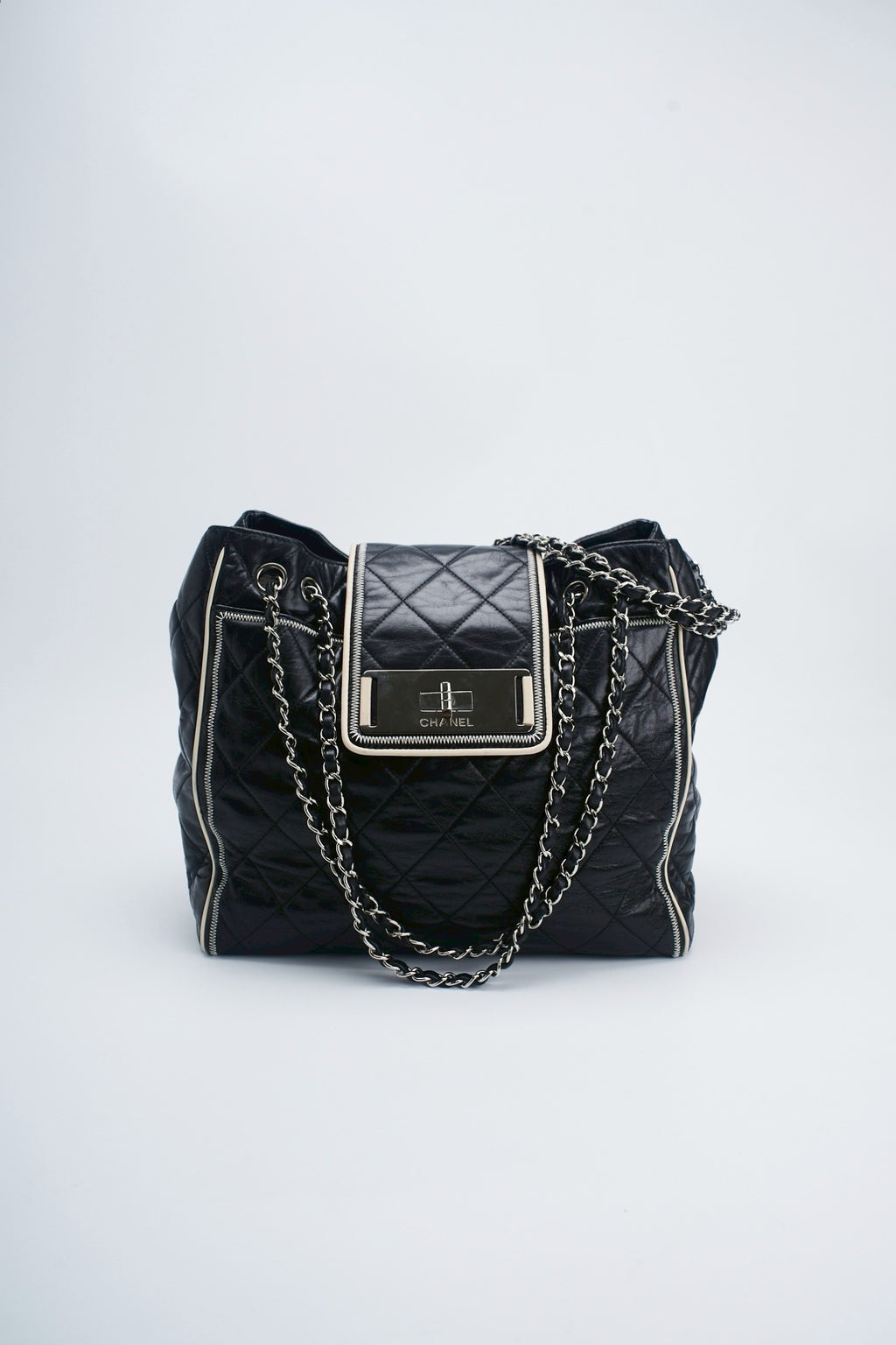 Chanel Reissue east west