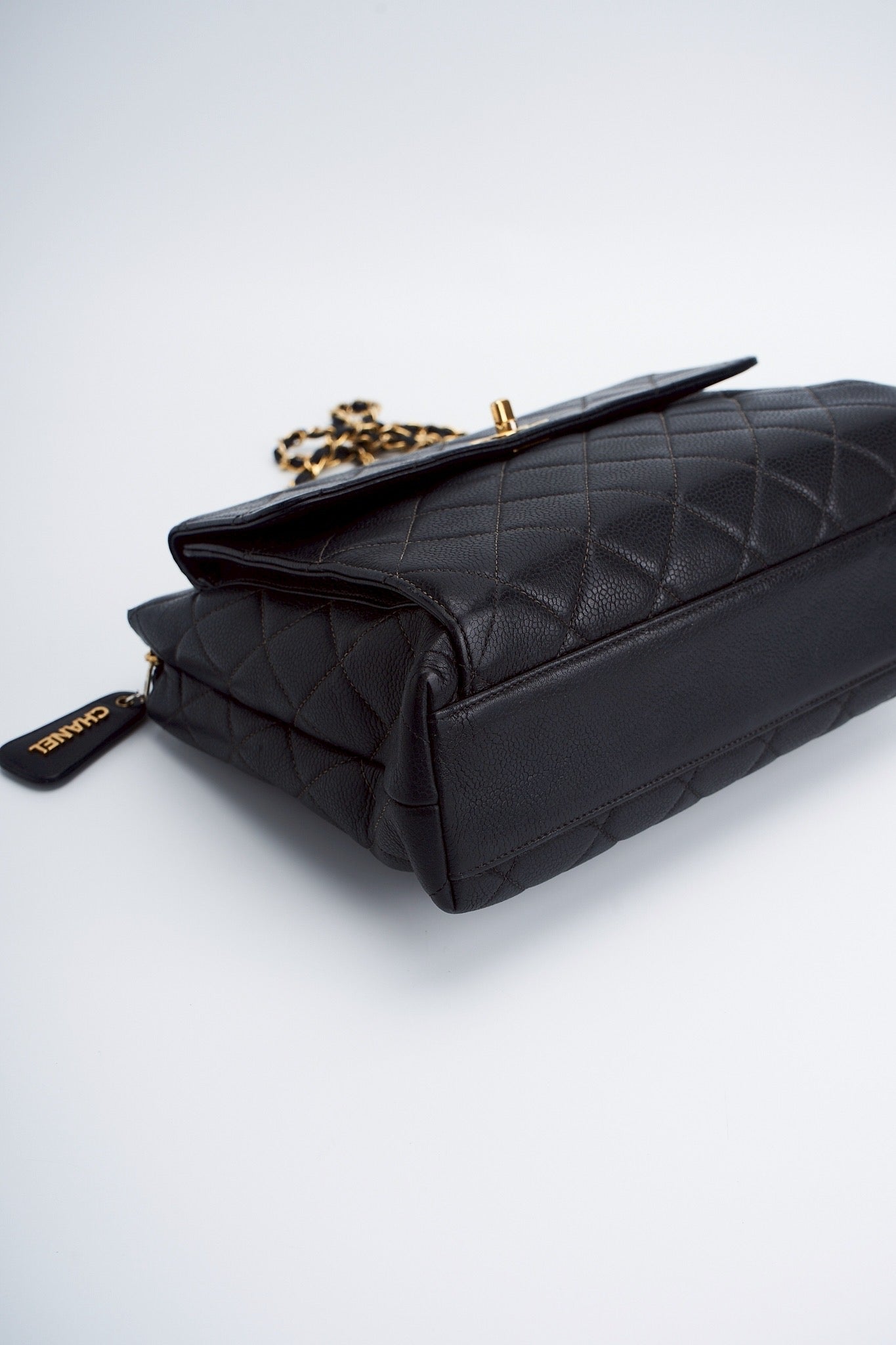 Chanel caviar chain bag