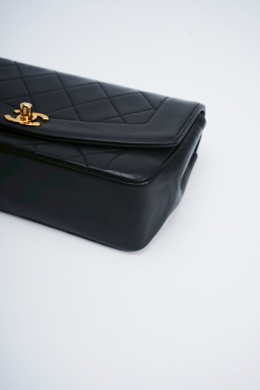 Chanel diana lamdskin