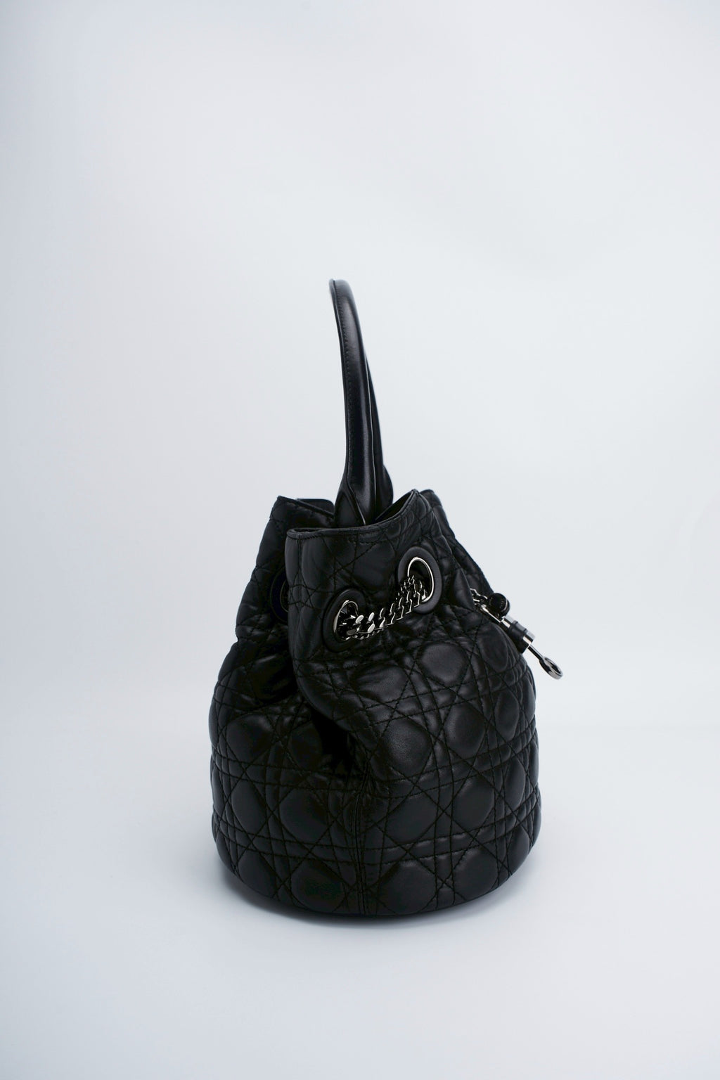 Lady dior cannage padlock bucket
