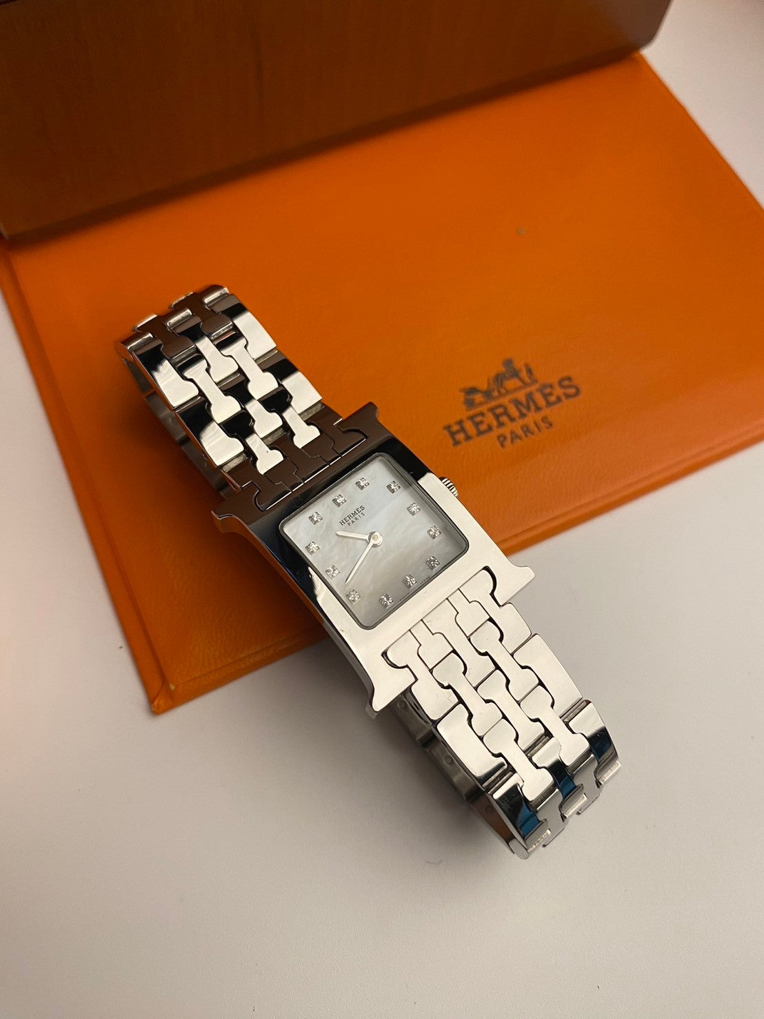 Hermes white dial diamond c.1627