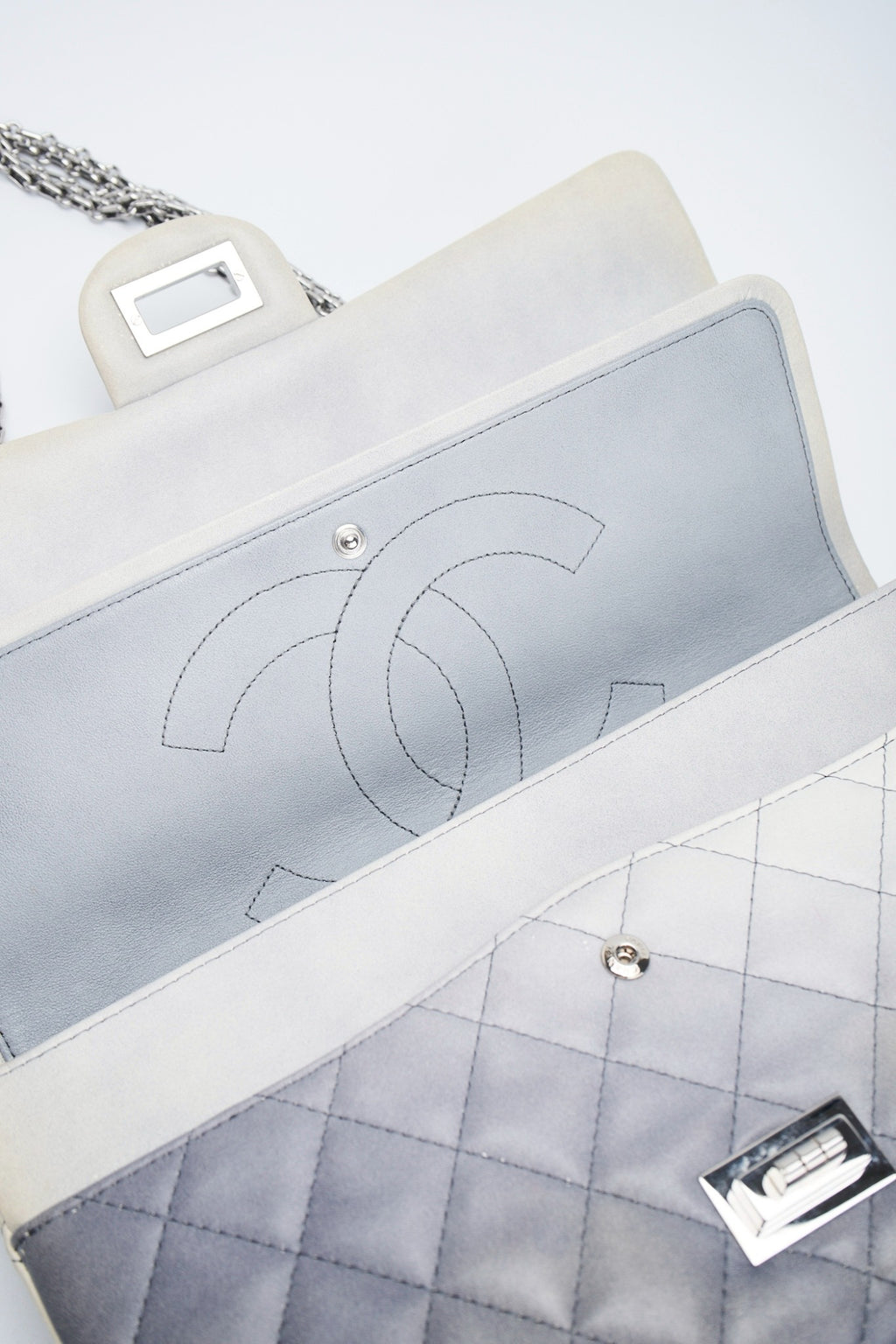 Chanel ombre reissue227