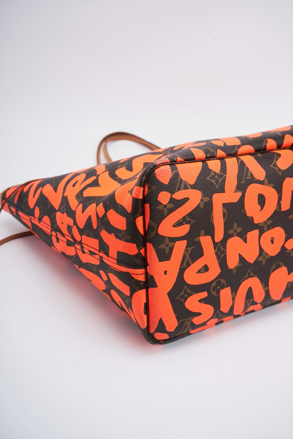 Lv graffiti neverfull orange gm
