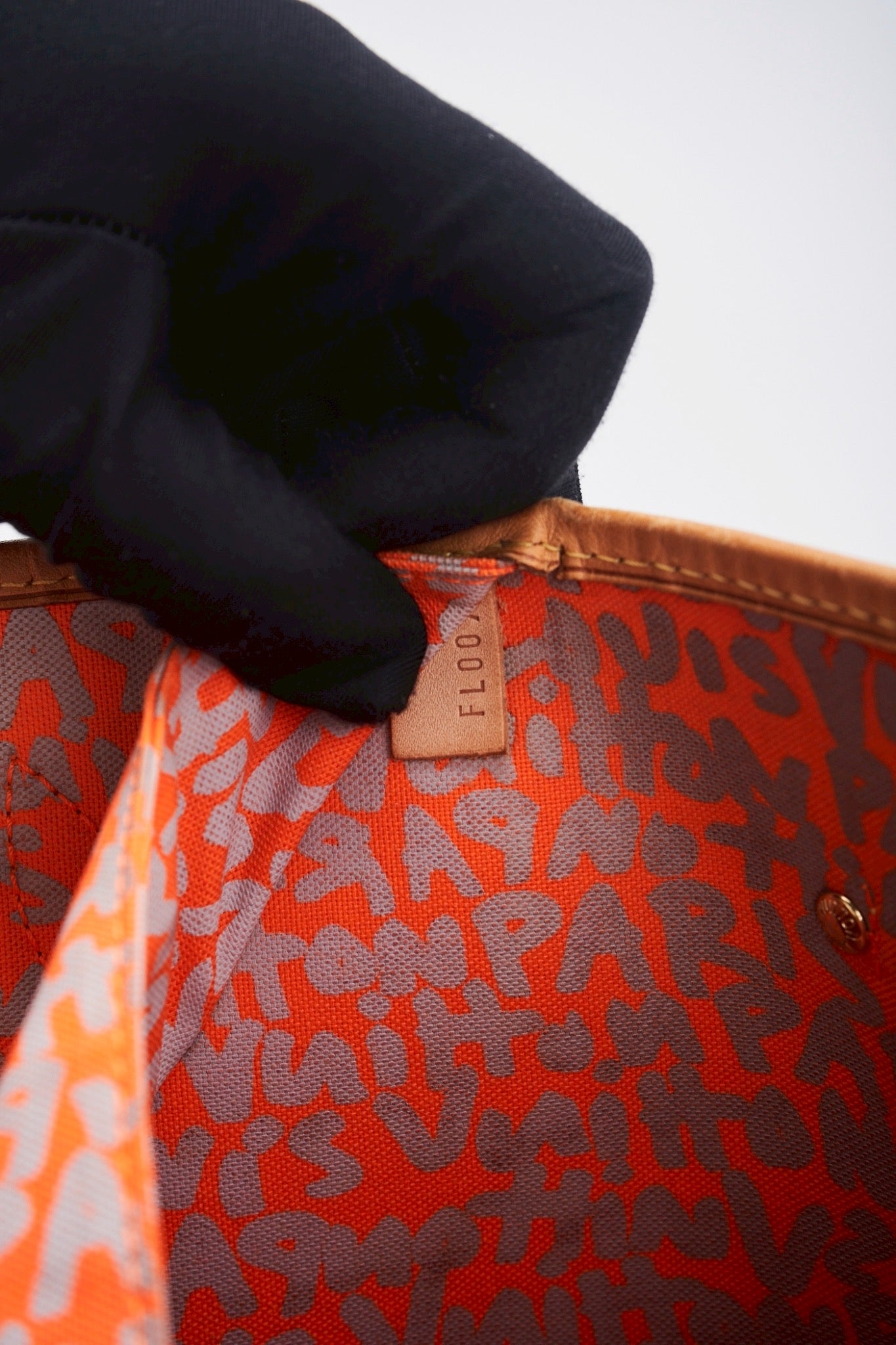 Lv graffiti neverfull orange gm