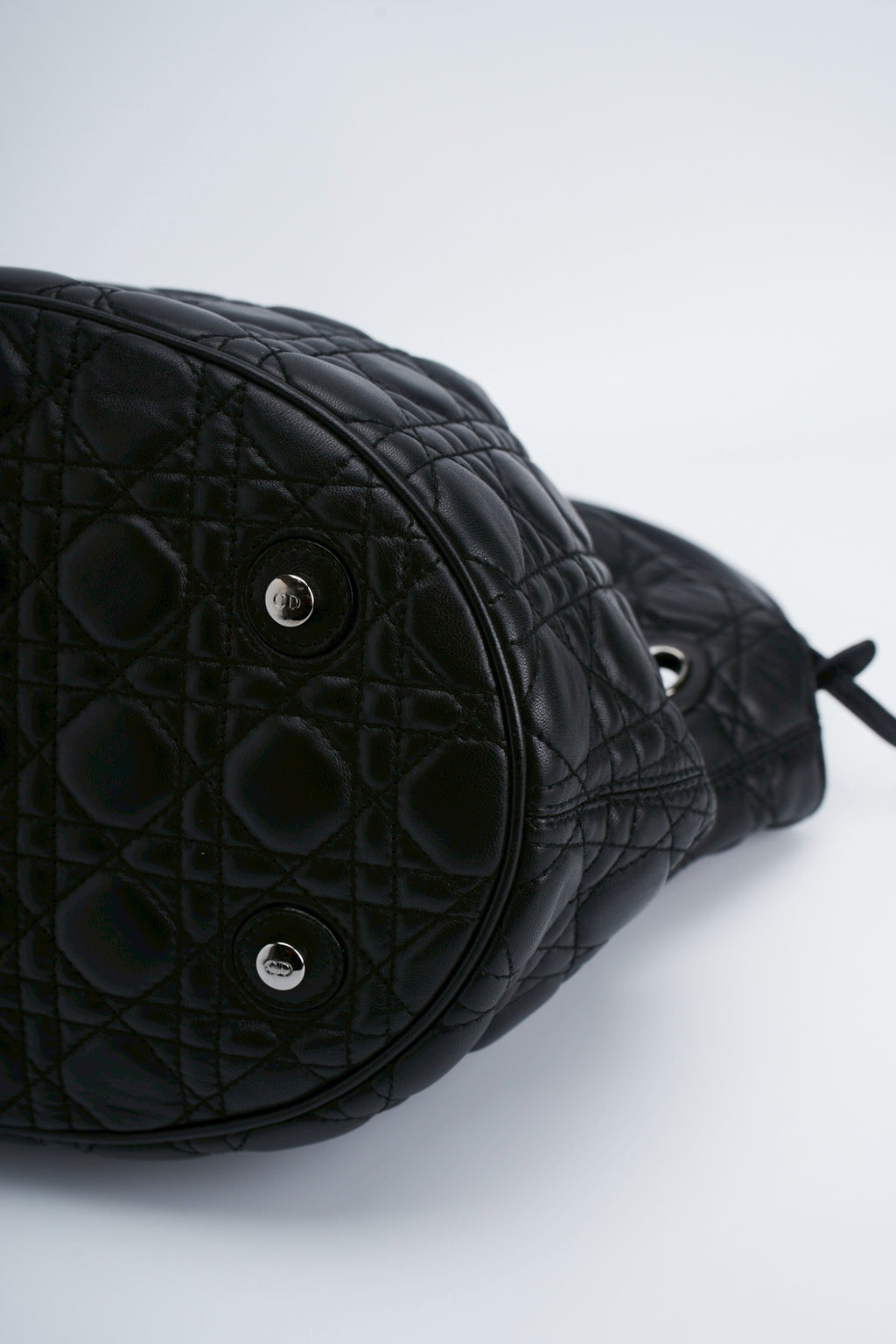 Lady dior cannage padlock bucket