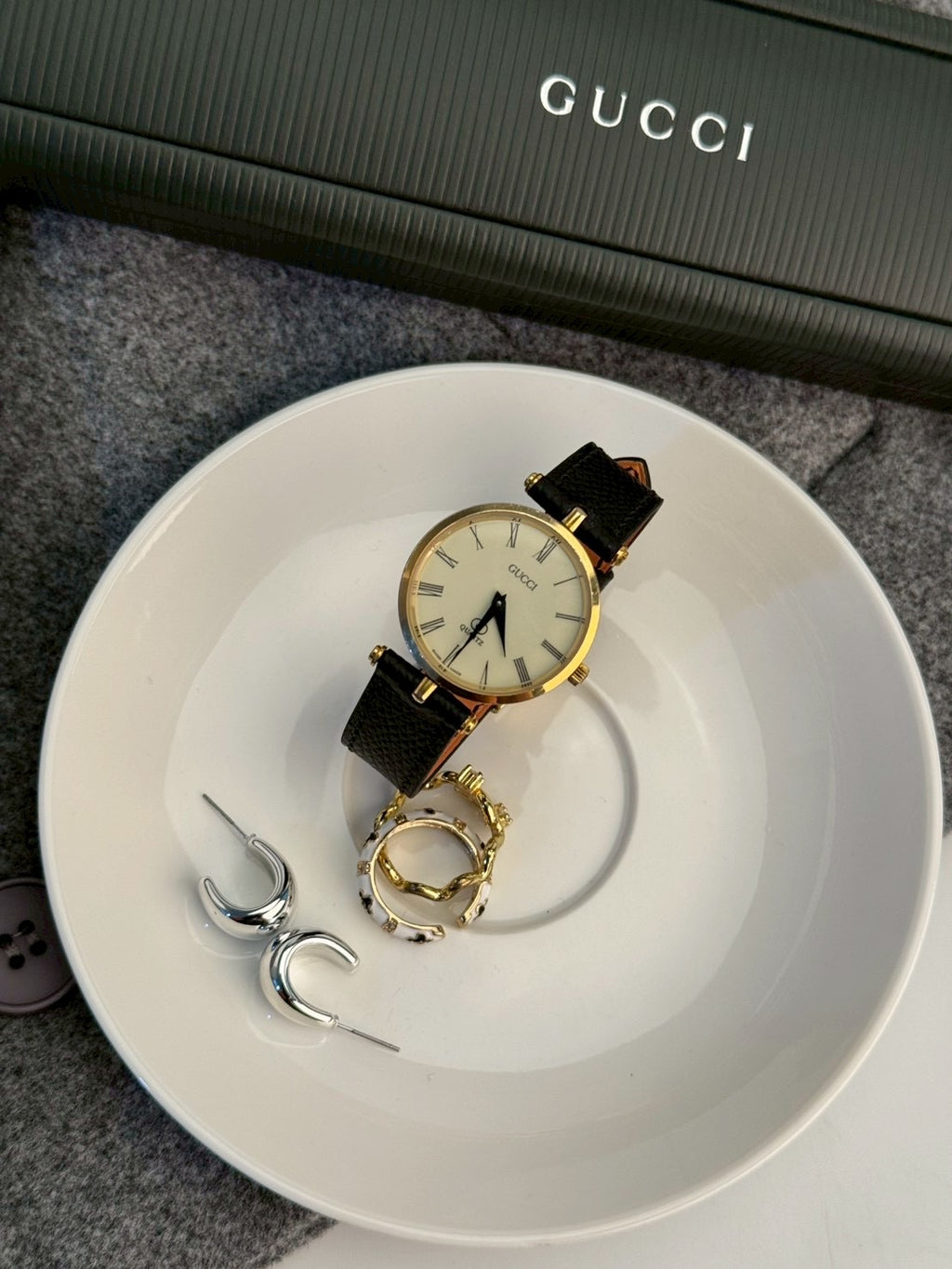 gucci 2000l cream boy watch