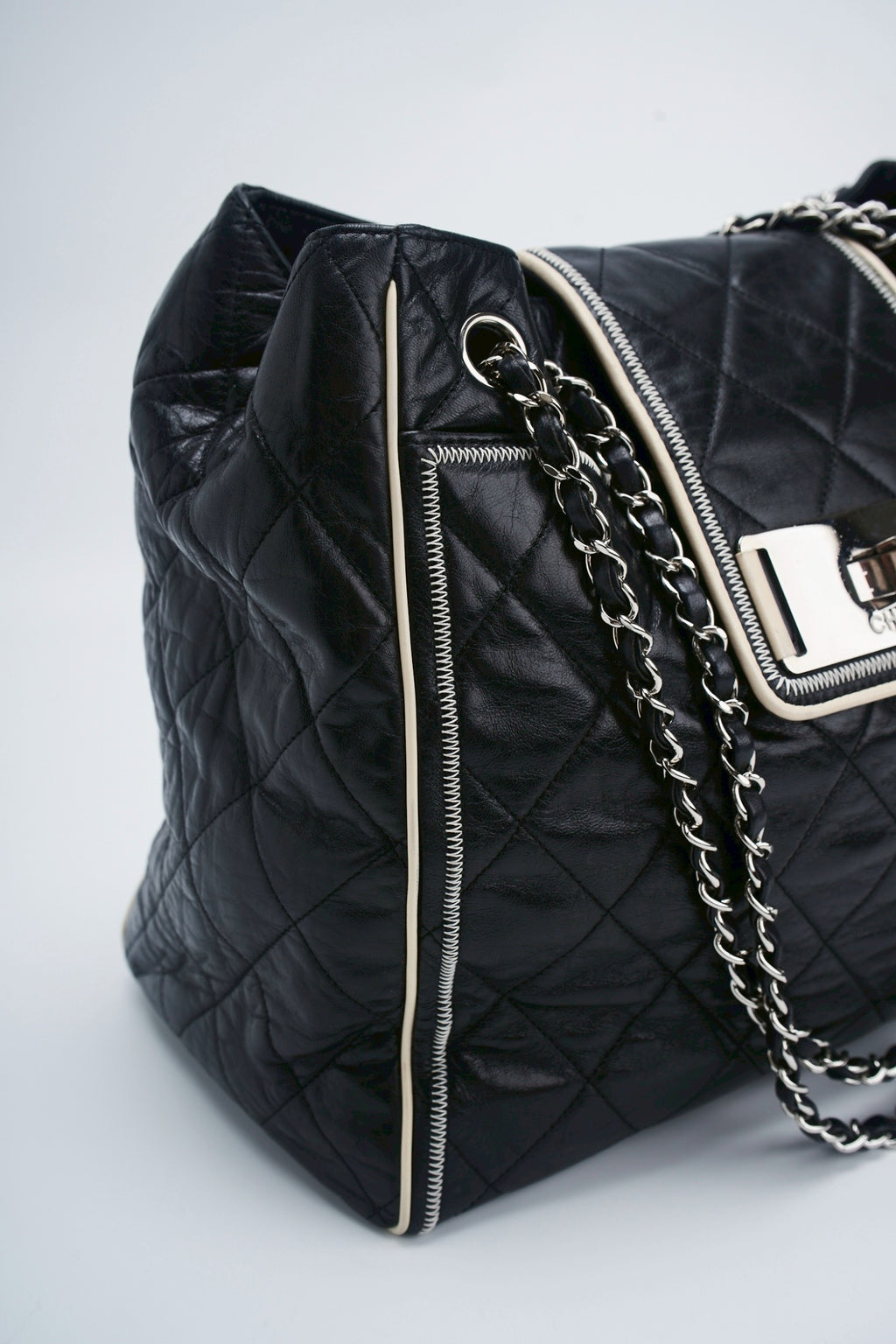 Chanel Reissue east west