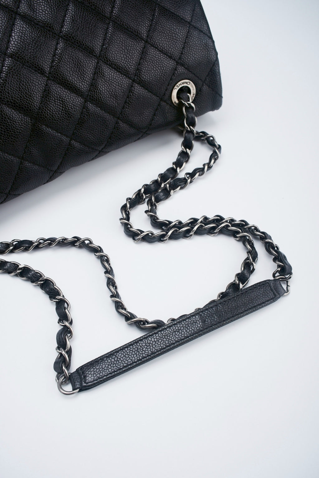 Chanel easy flab caviar skin