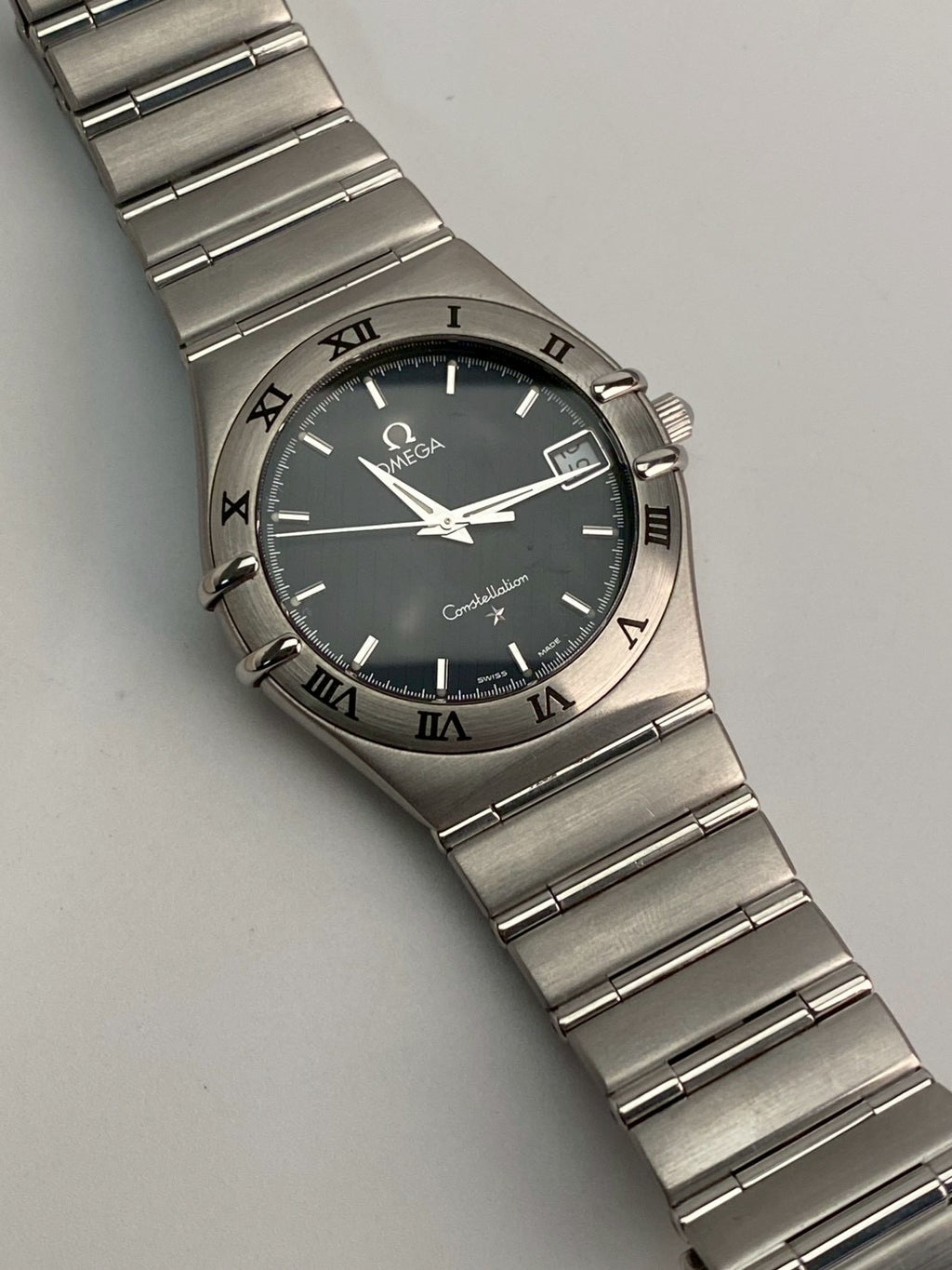 Omega constellation black dial date c. 5218