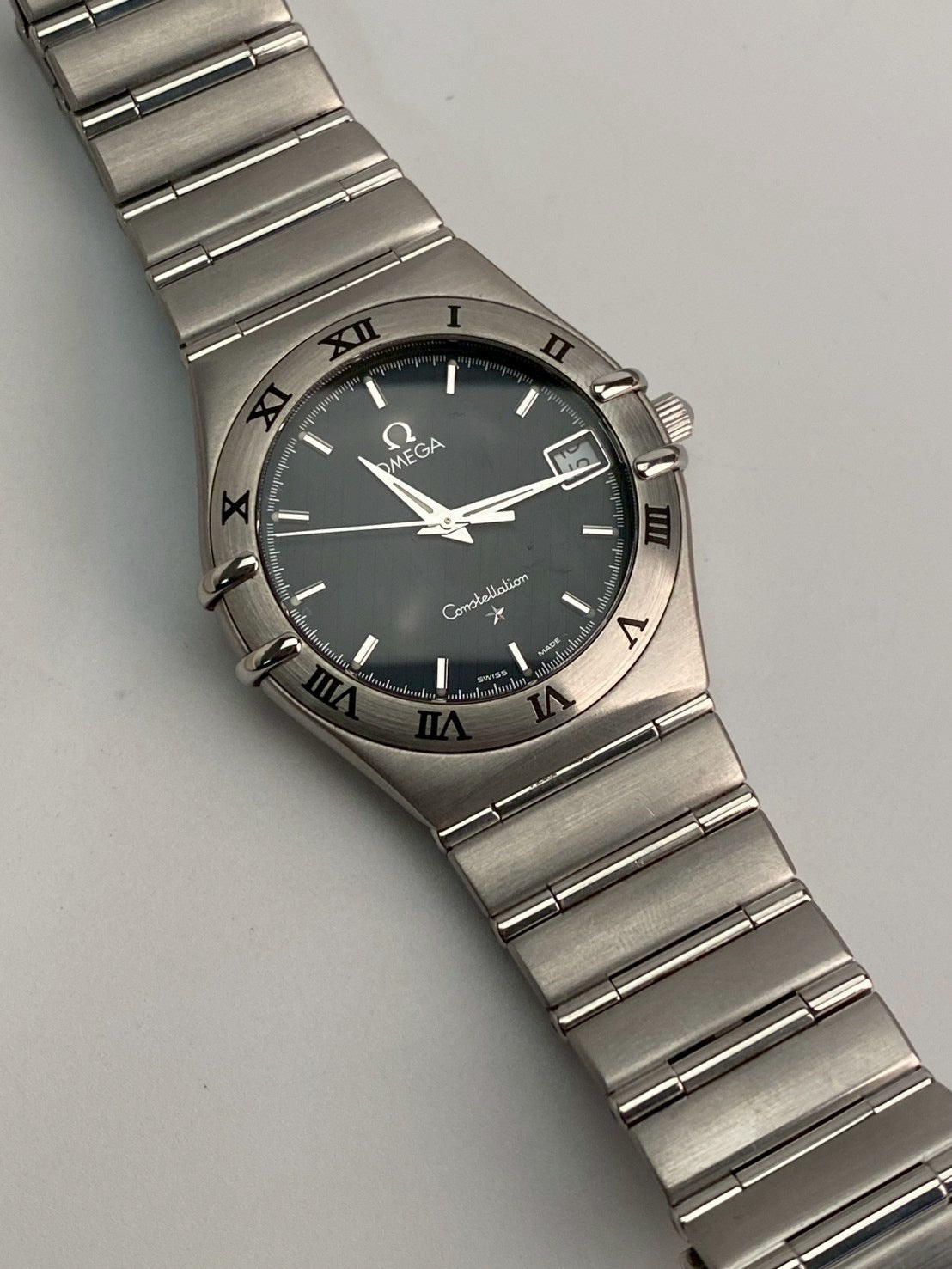Omega constellation black dial date c. 5218