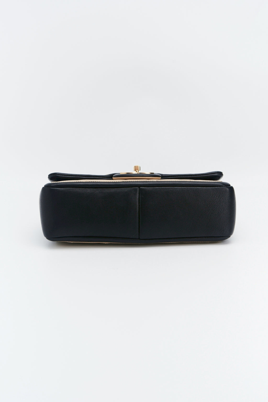 ChanelQuilted Graphic Flap bag