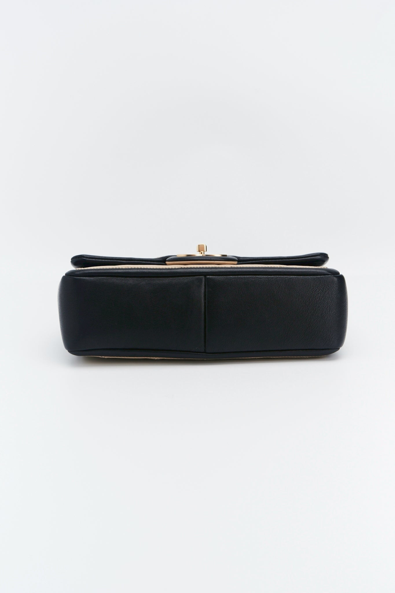 ChanelQuilted Graphic Flap bag