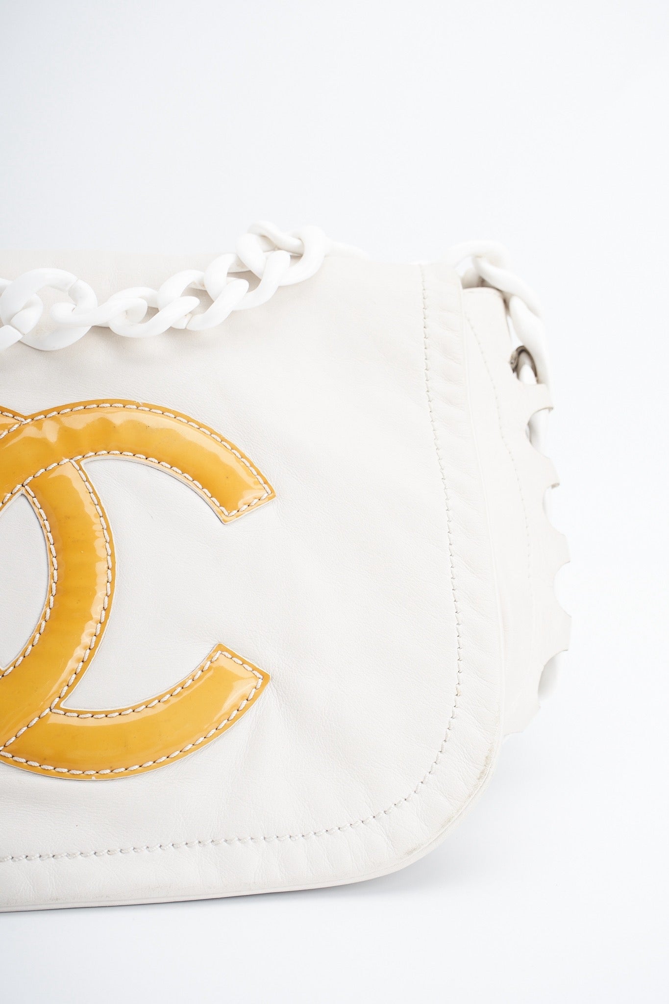 Chanel clogo