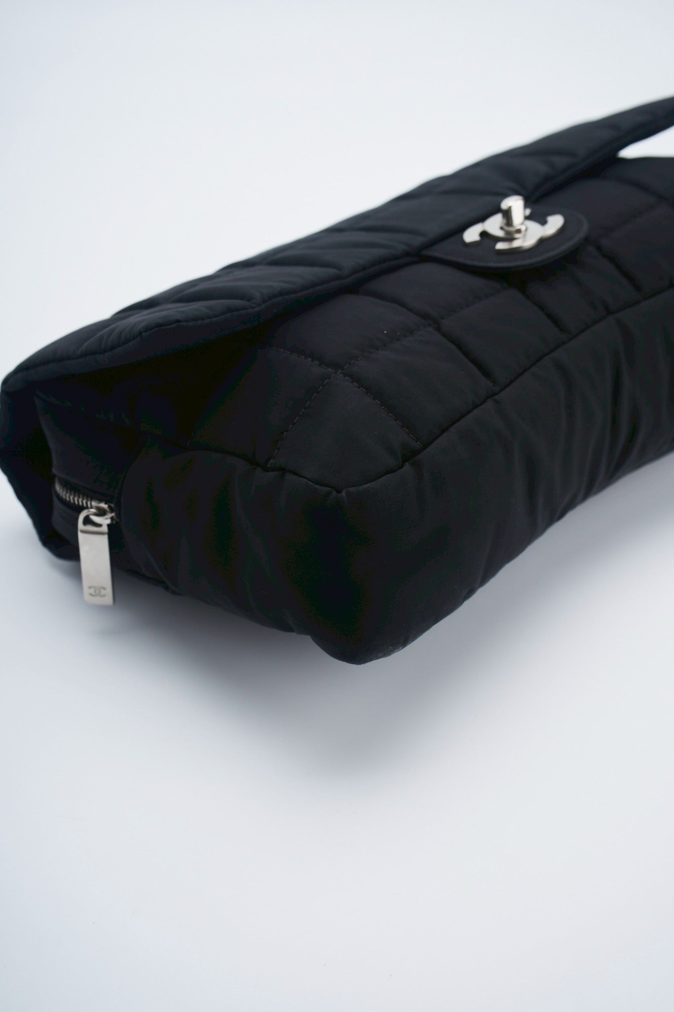 Chanel nylon easy flab “12