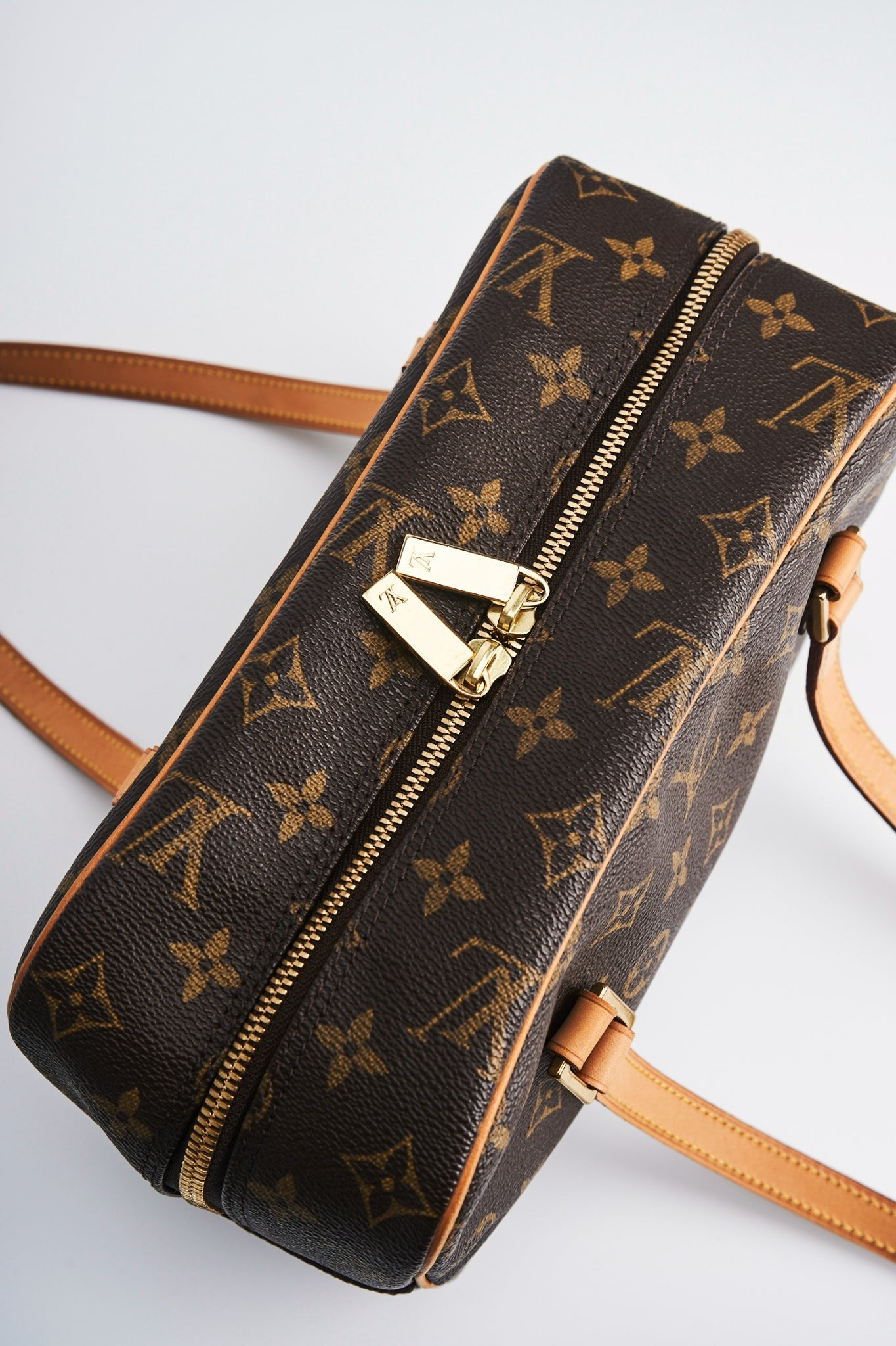 Louis vuitton cite mm size