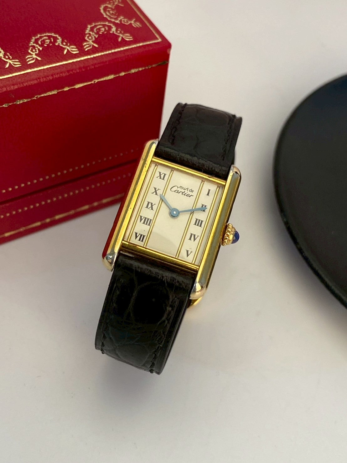 Cartier tank gold white dial sm c.7001