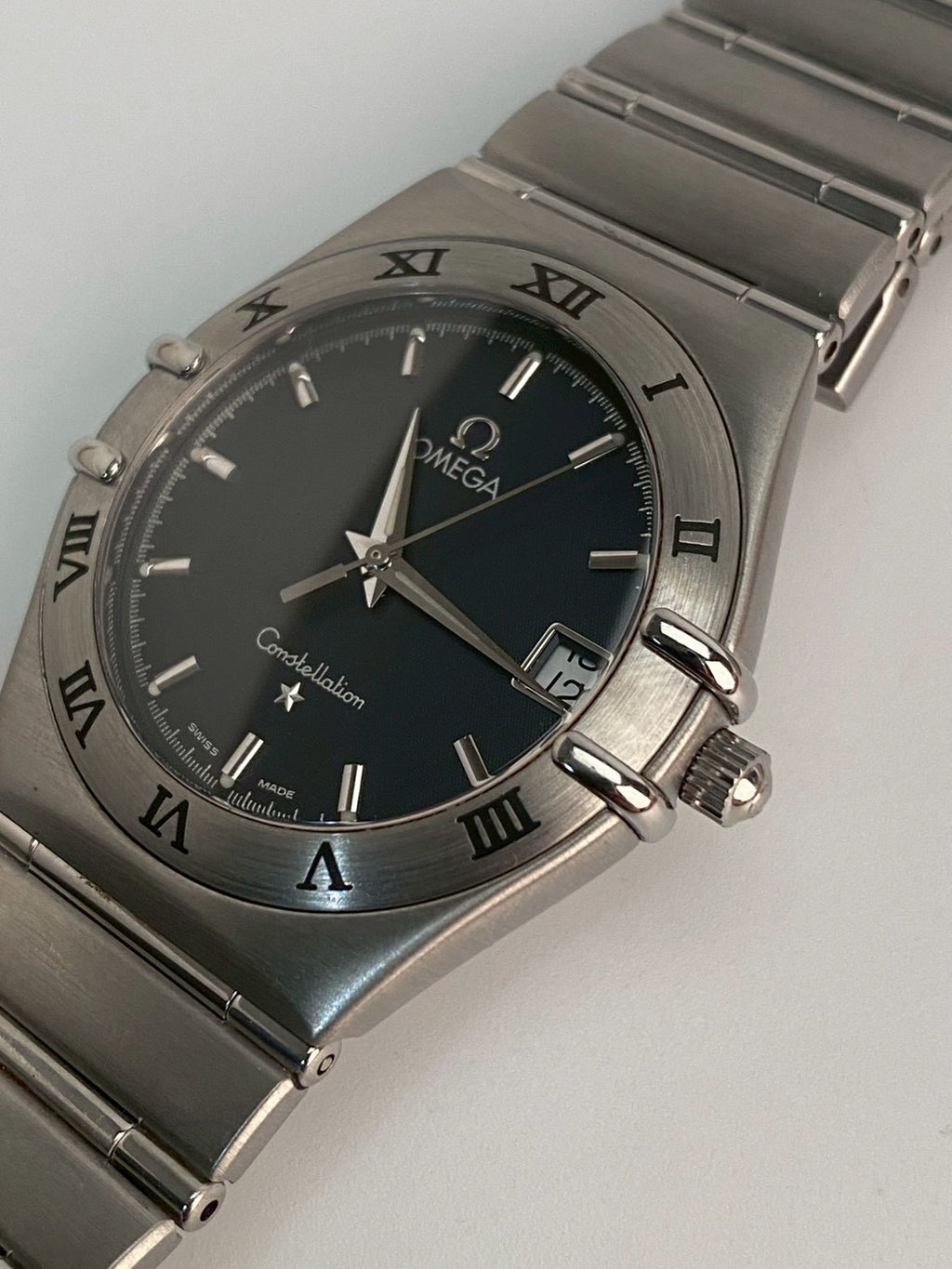 Omega constellation black dial date c. 5218