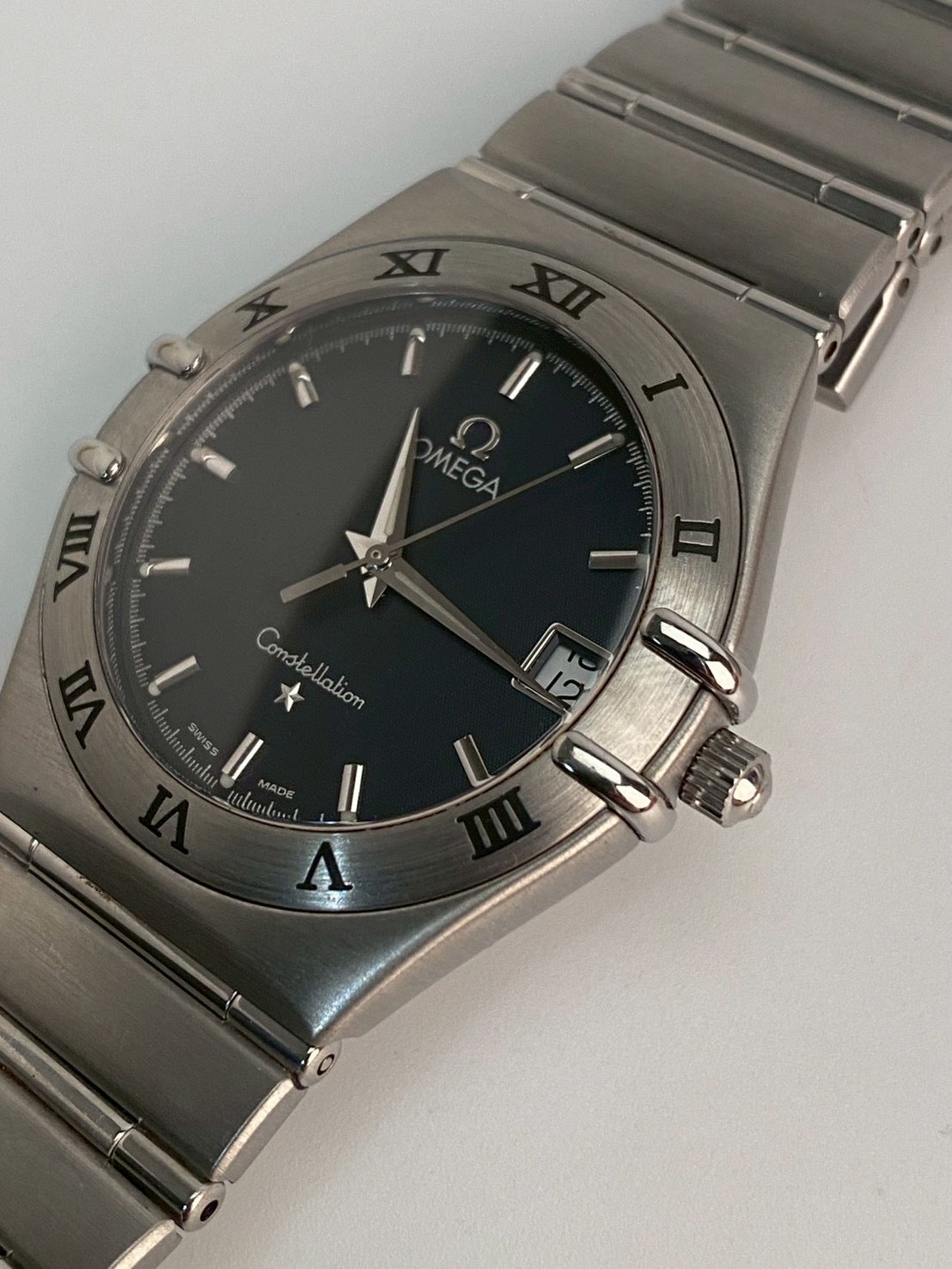 Omega constellation black dial date c. 5218