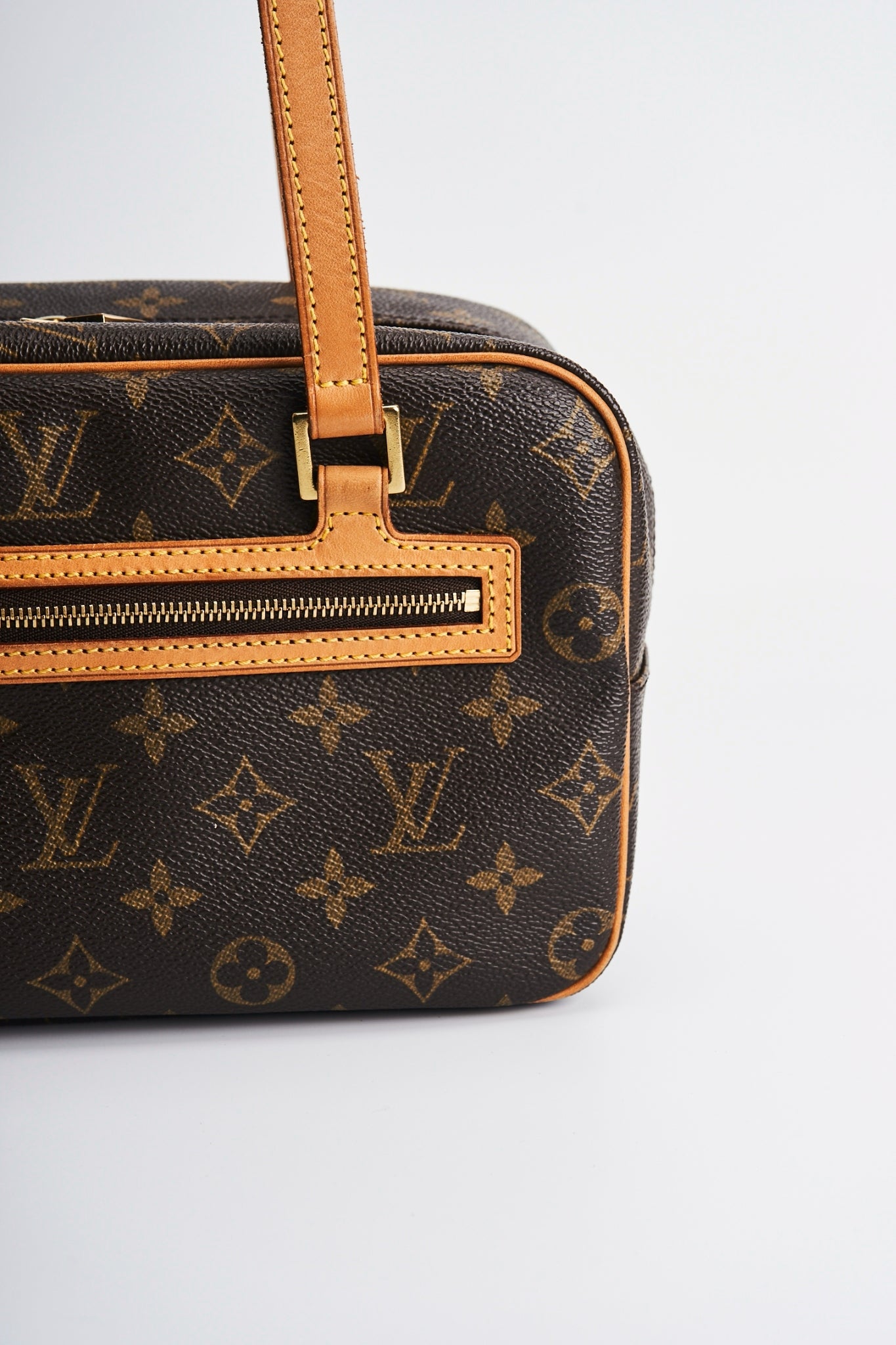 Louis vuitton cite mm size