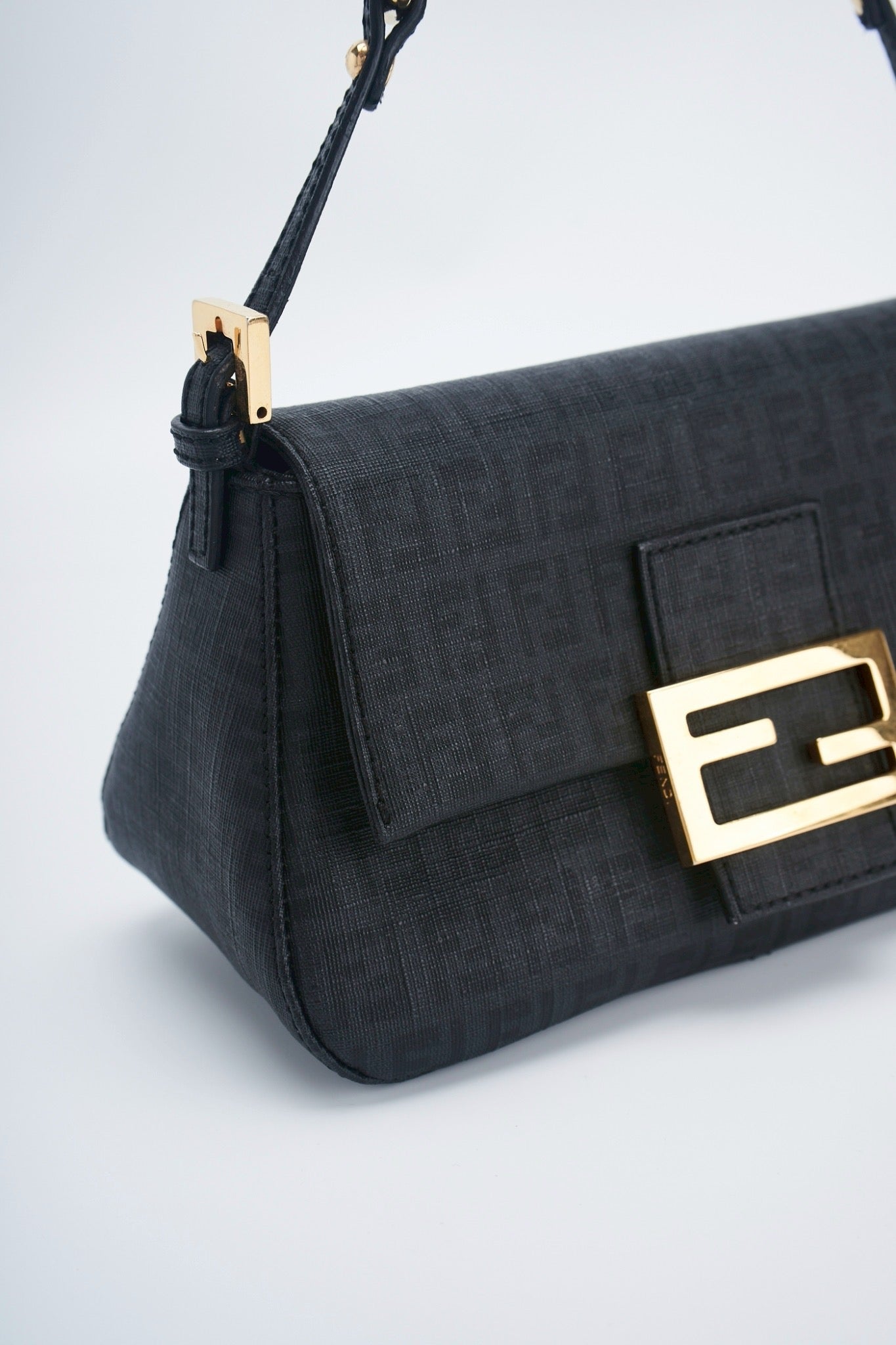 Fendi baguette chain bag