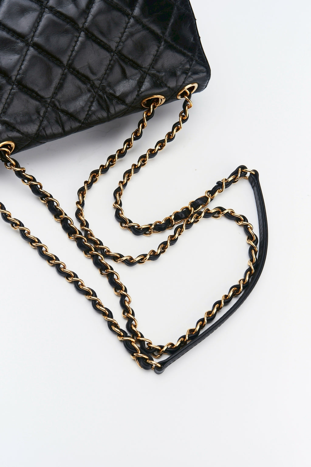Chanel dubai messenger
